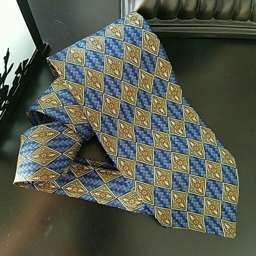 Roundtree &Yorke Silk Tie